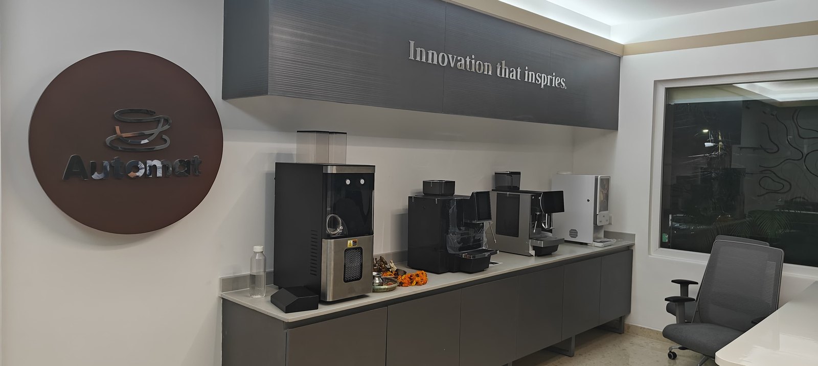 Automat showroom with tea and coffee machines on display